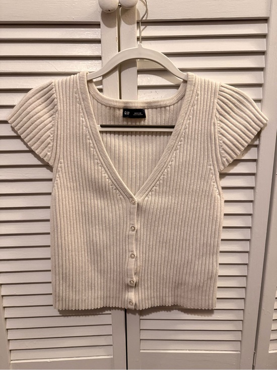 GAP Sweaters - GAP Cream Ribbed V-Neck Button Knit Top
